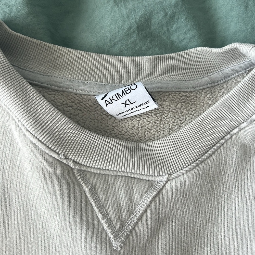 Akimbo Club Crewneck - Picture 3 of 4